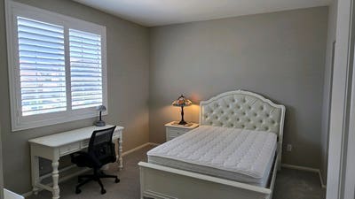 Large, clean, furnished room in newer home Main Photo