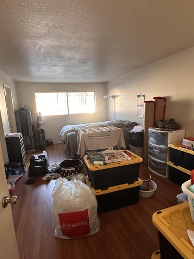 Room for rent in 2bd apartment  Main Photo