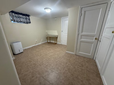 Basement apt Main Photo