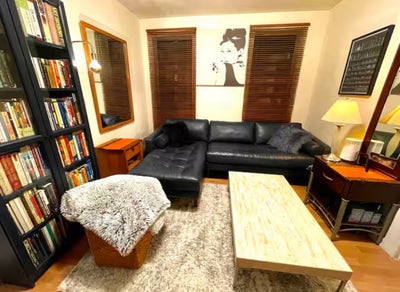 Private Room next to Park - 5 mins to subways! Main Photo