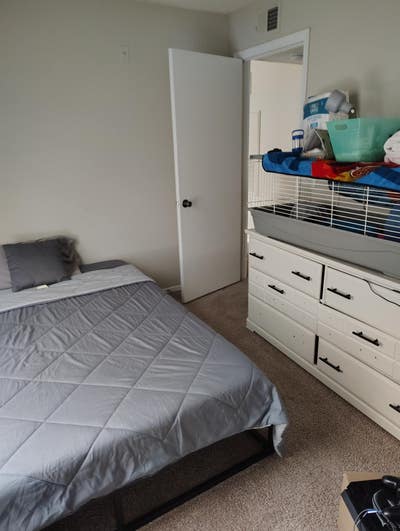 Room for rent; some utilities included Main Photo