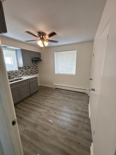 Beautiful Garden Apartment  Main Photo