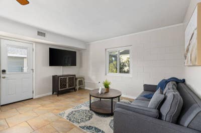 Lower Unit_Cozy 1BRBA Retreat With Full Kitchen Main Photo