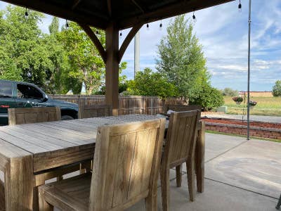 Unfurnished basement room available in Mead_utilit Main Photo