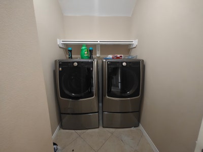 Large & Single room available now! Main Photo