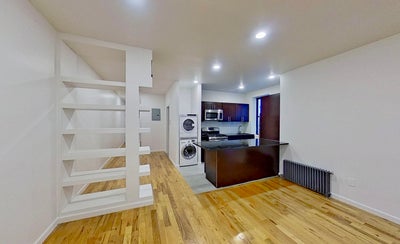 Spacious Rooms - Reno 4Br's /1 Ba - W& D - March  Main Photo