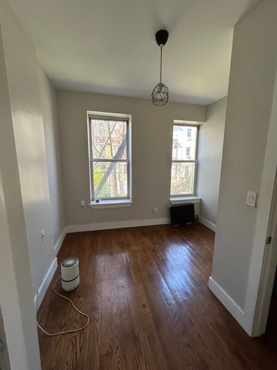 Room Available by Broadway Junc Main Photo