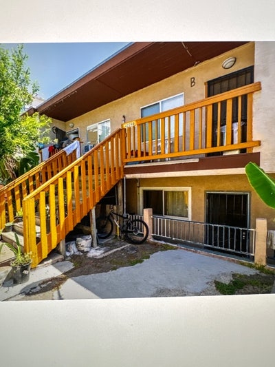 Close to shop , school and Mission Valley Main Photo