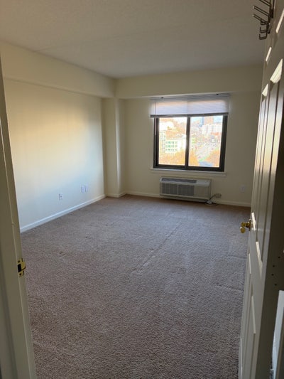 Room for Rent in North Bergen-20 min to Manhattan Main Photo