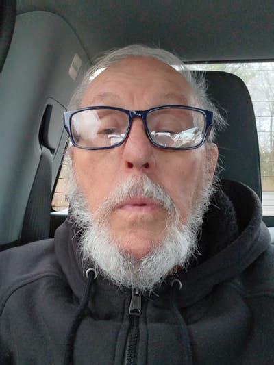 84 year old Male seeks a large room Main Photo