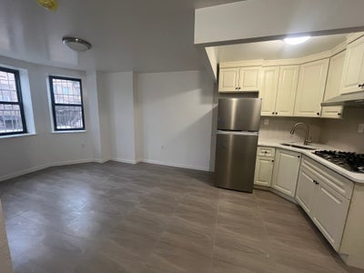 2 bed 3 bath newly renovated! Main Photo