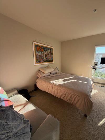 Furnished Room + Private Bathroom / Marina Views Main Photo