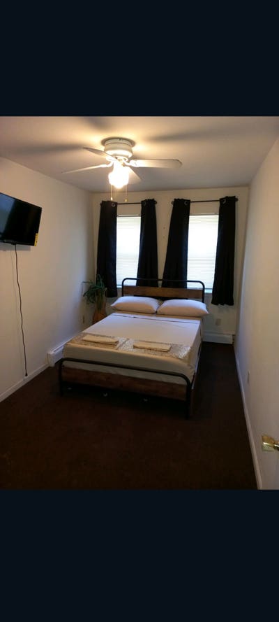 3bed rms 2 bths share or rent. Main Photo