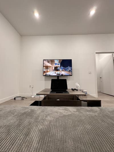 Modern Private Room in New Luxury Apartment Main Photo