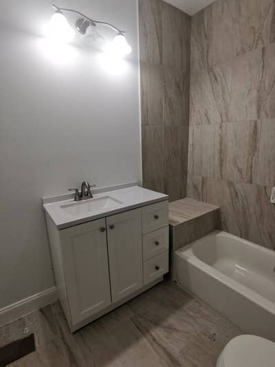 Huge Master Bedroom in Rockville Main Photo