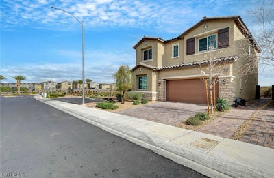 Two bedrooms are available in 2300sqft house  Main Photo