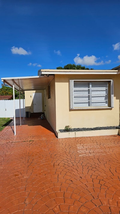 In law for rent  Main Photo