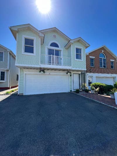 Charming Room W Private Bathroom & Modern Ameniti Main Photo