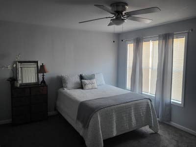 Beautiful townhouse in Middletown  Main Photo