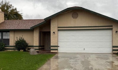 Shared living space  Main Photo