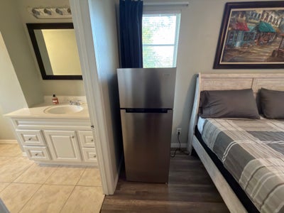 Private 1BR/1BA Near Stadium & Airport Main Photo