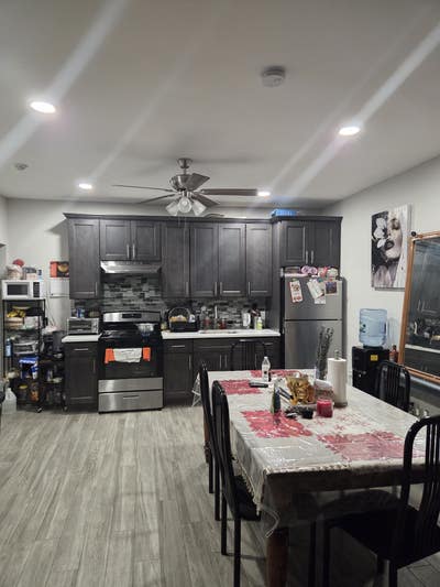 Room for rent in clean and quite area Main Photo