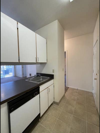 2 bed 2 bath available (whole place to yourself) Main Photo