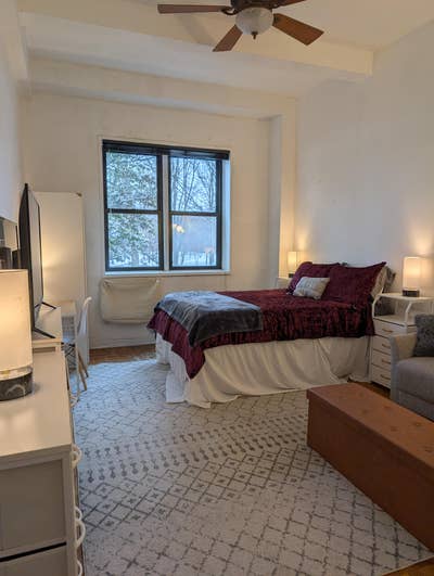 Studio-sized room next to Manhattan College Main Photo