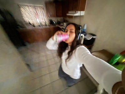 Female, 18, Budget $800, Ready to Move In Main Photo