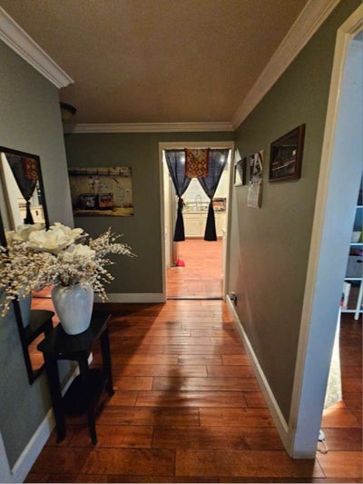 Private room with full bath in Claremont house Main Photo
