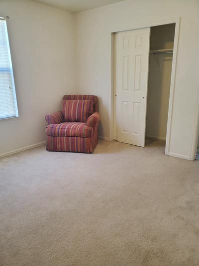 Room for Rent in Beautiful Daybreak Main Photo