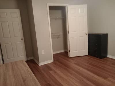 One room in quiet home Main Photo