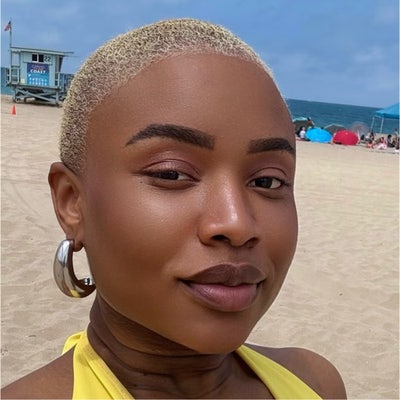 Professional Female seeks a small or large room Main Photo