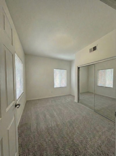 Bright Private Room in Downtown Long Beach  Main Photo