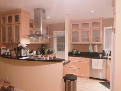 Burbank - Private Room, Shared Bath, Couples OK Main Photo