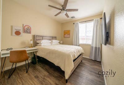 Furnished Queen Bedroom For Rent Main Photo