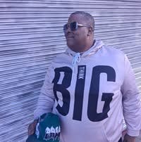 Professional Male seeks a small or large room Main Photo