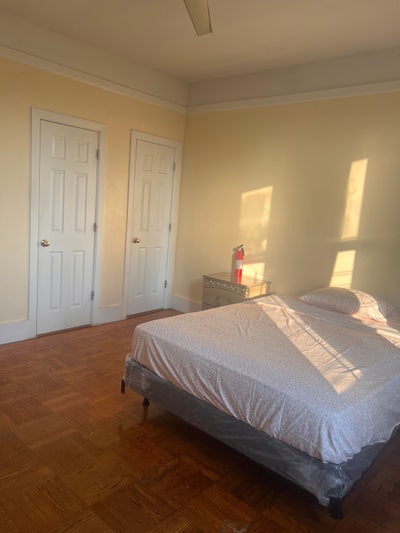 Large room for rent  Main Photo