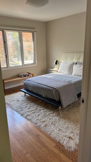 Furnished bedroom and private bath Main Photo