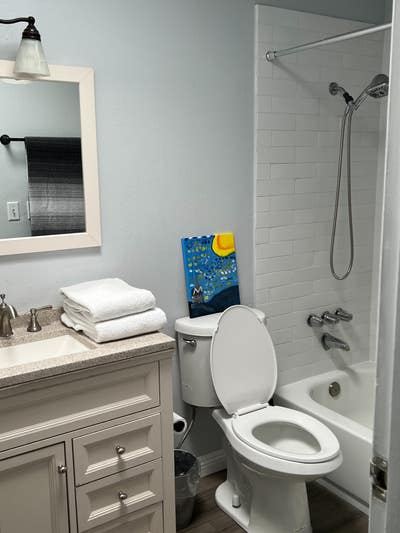 Shared Remodeled Home, 8 min from Las Vegas Strip Main Photo