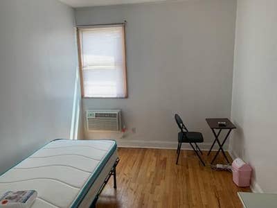 Large room In Middle Village, Queens, NY 11379 Main Photo