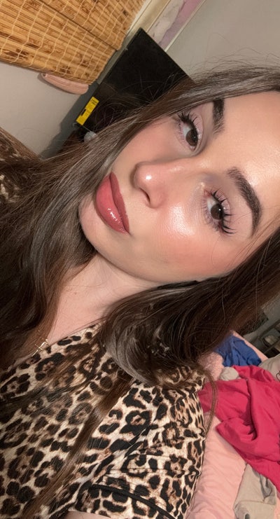 Female, 28, $1300, Move Soon, Pets Okay Main Photo