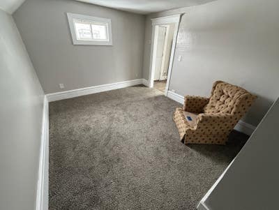 Clean and Move In Ready l Bedroom for Rent! Main Photo