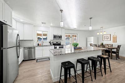 Backyard Oasis  with Pool, Large 🛏️Bedrooms, Quie Main Photo