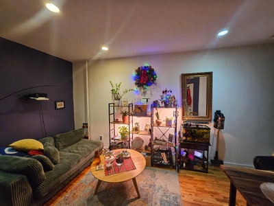 Room for rent in Ridgewood  Main Photo