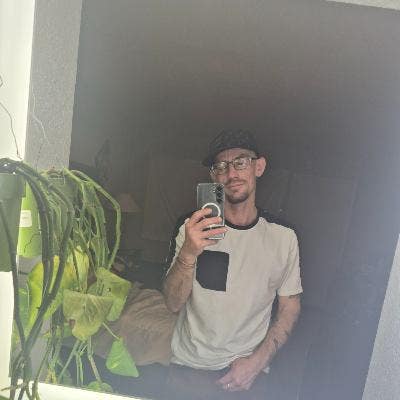 Looking for new home base in San Diego!!🏳️‍🌈 Main Photo