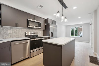 Private Basement Room in Modern 2-Story Apartment Main Photo