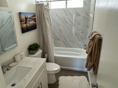 2BR 2BA Room for Rent in Westlake  Main Photo