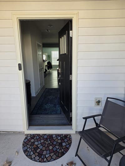 Retiree seeks stable & clean roommate Main Photo