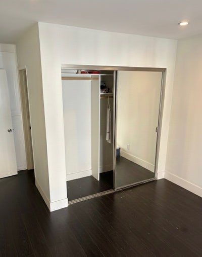 Room available in Hollywood Main Photo